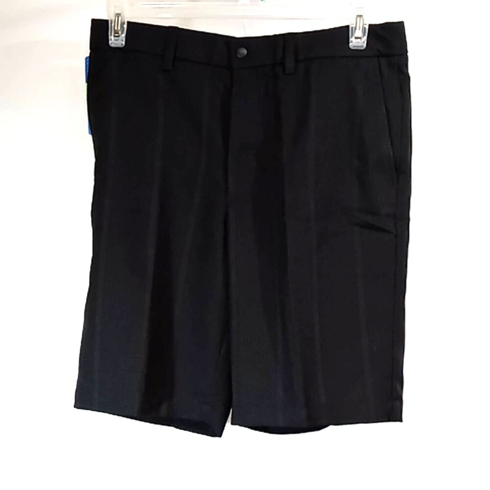 NWT HAGGAR IN MOTION PERFORMANCE SHORTS SIZE 32